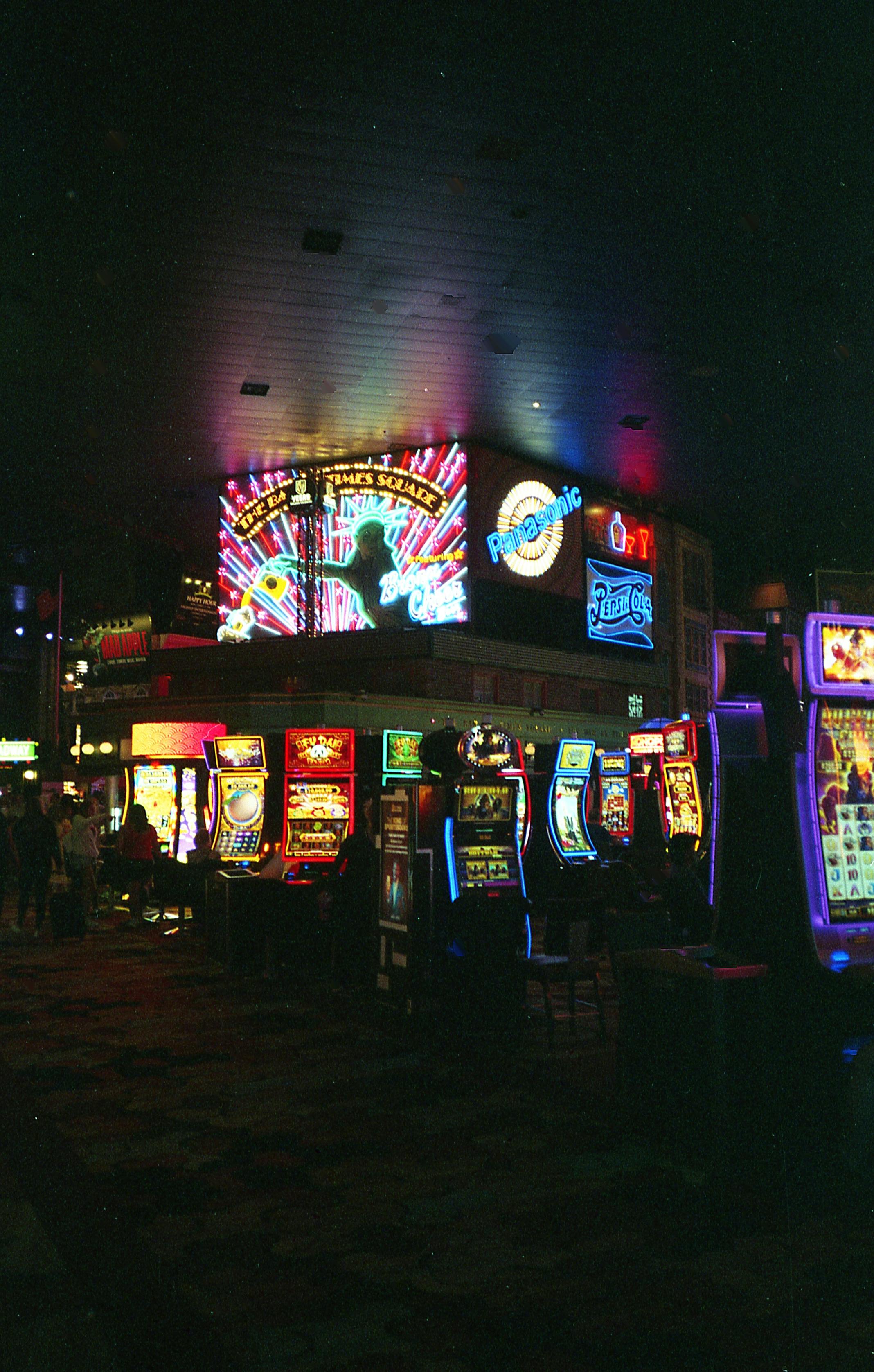 Casino Shows in Las Vegas The Evolution from Classic Magic Acts to High Tech Spectacles – How Entertainment Redefined the Neon City